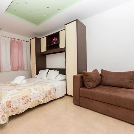 Apartments Villa Vujcic Makarska Exterior photo
