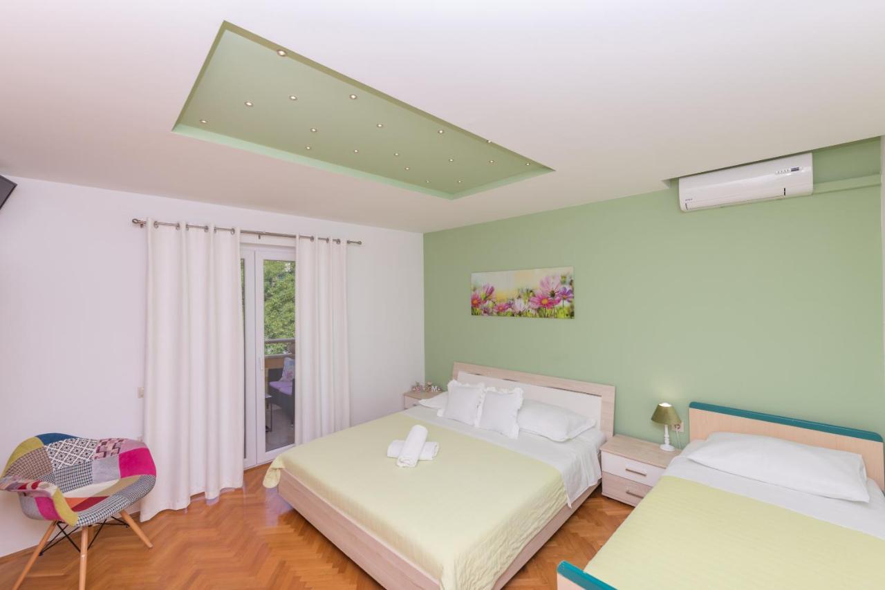 Apartments Villa Vujcic Makarska Exterior photo