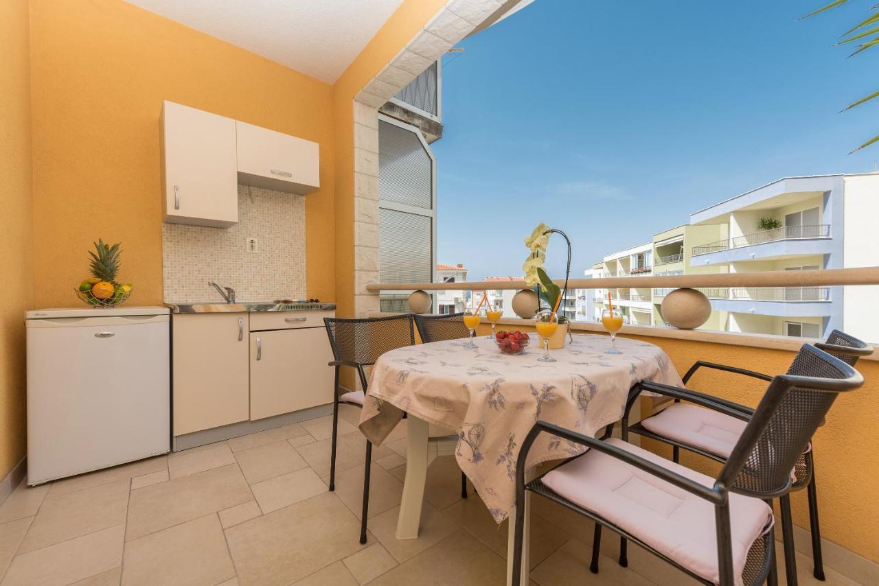 Apartments Villa Vujcic Makarska Exterior photo