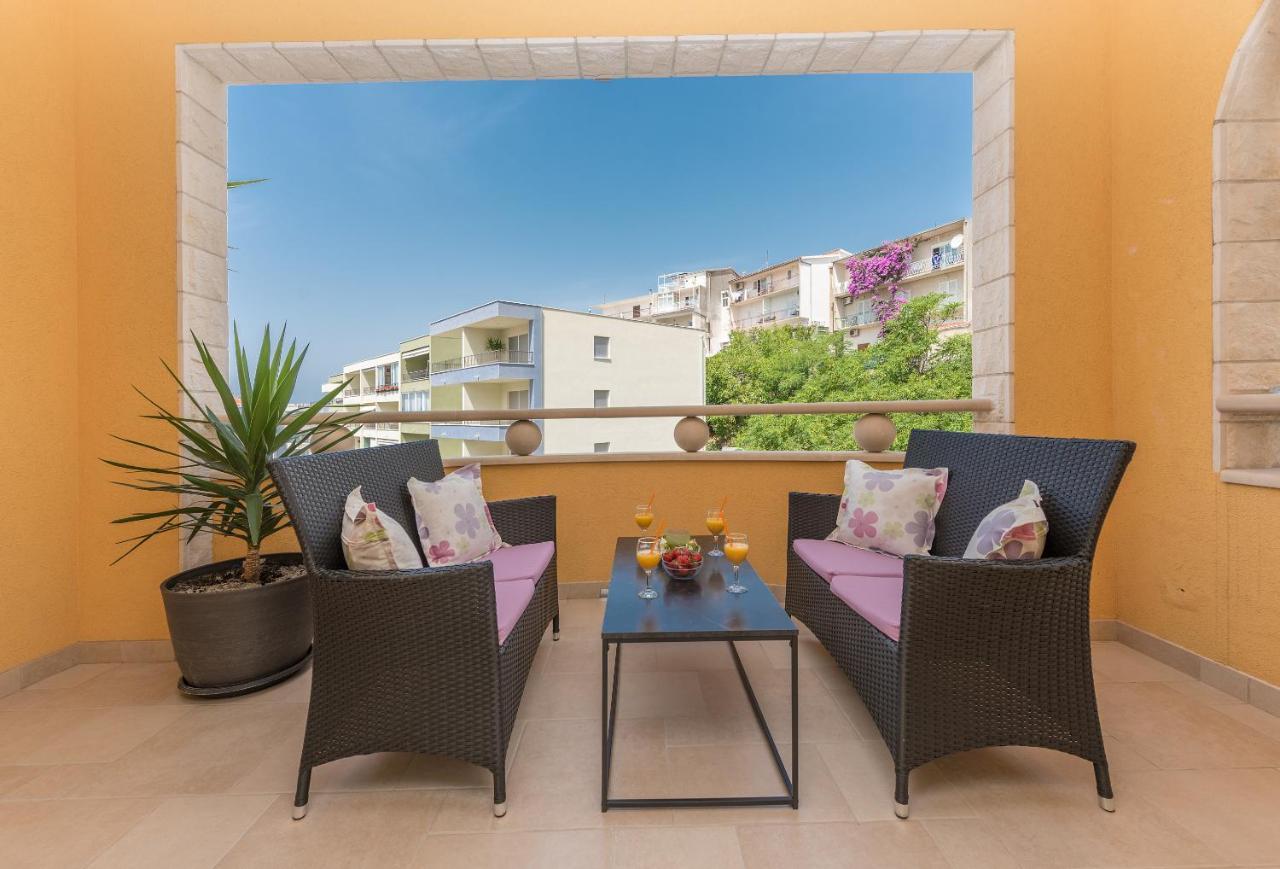 Apartments Villa Vujcic Makarska Exterior photo