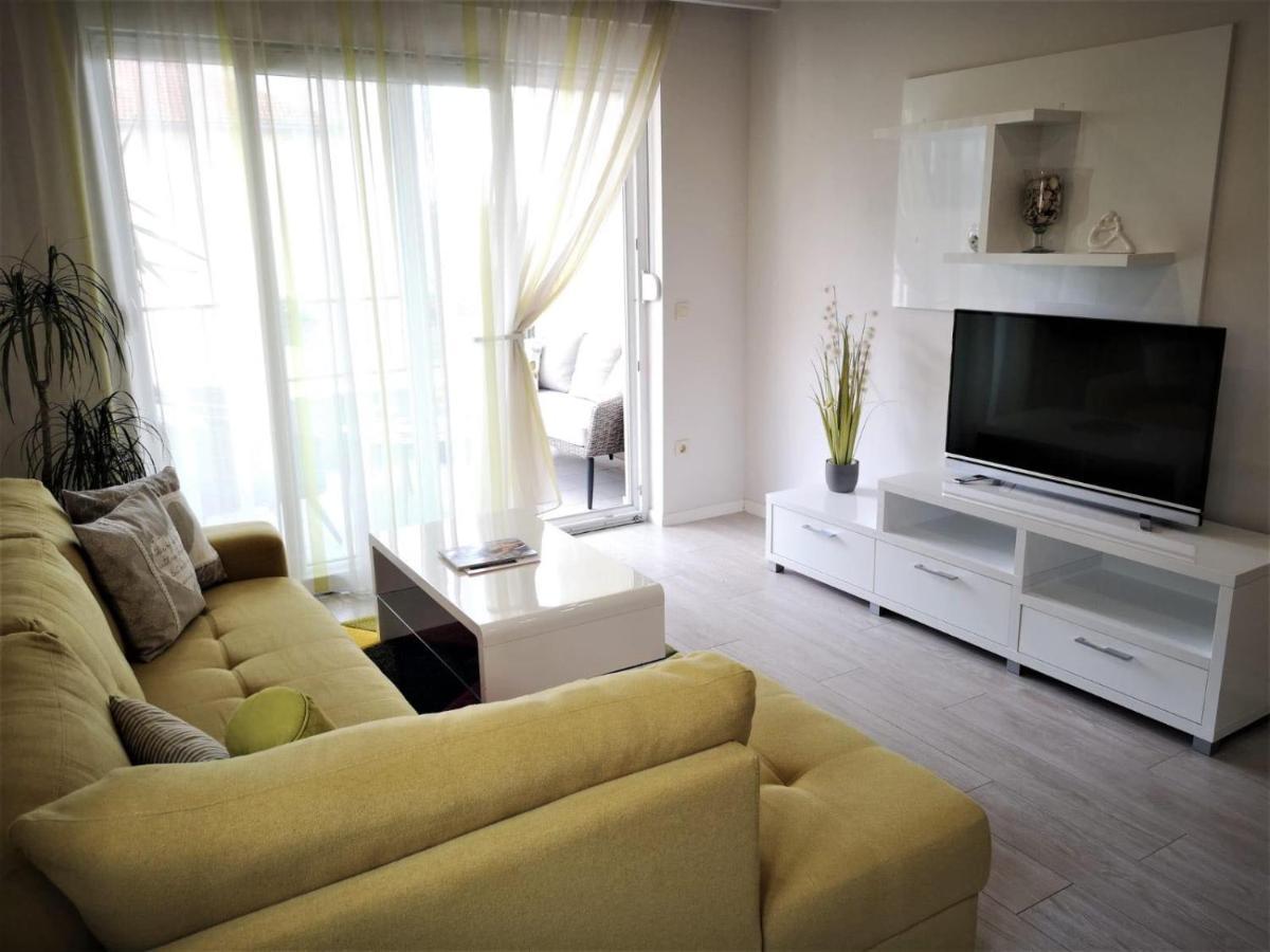 Apartments Villa Vujcic Makarska Exterior photo