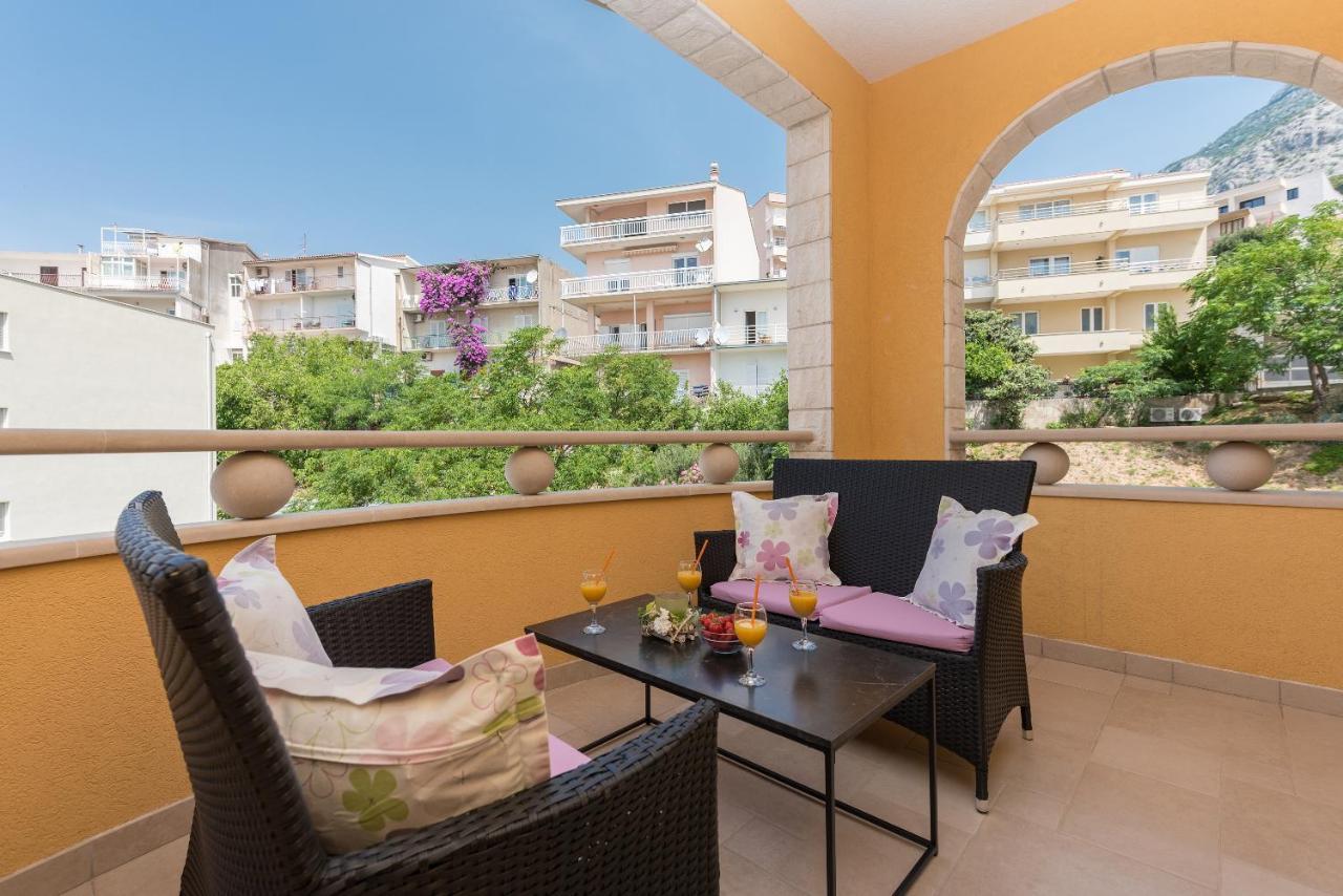 Apartments Villa Vujcic Makarska Exterior photo